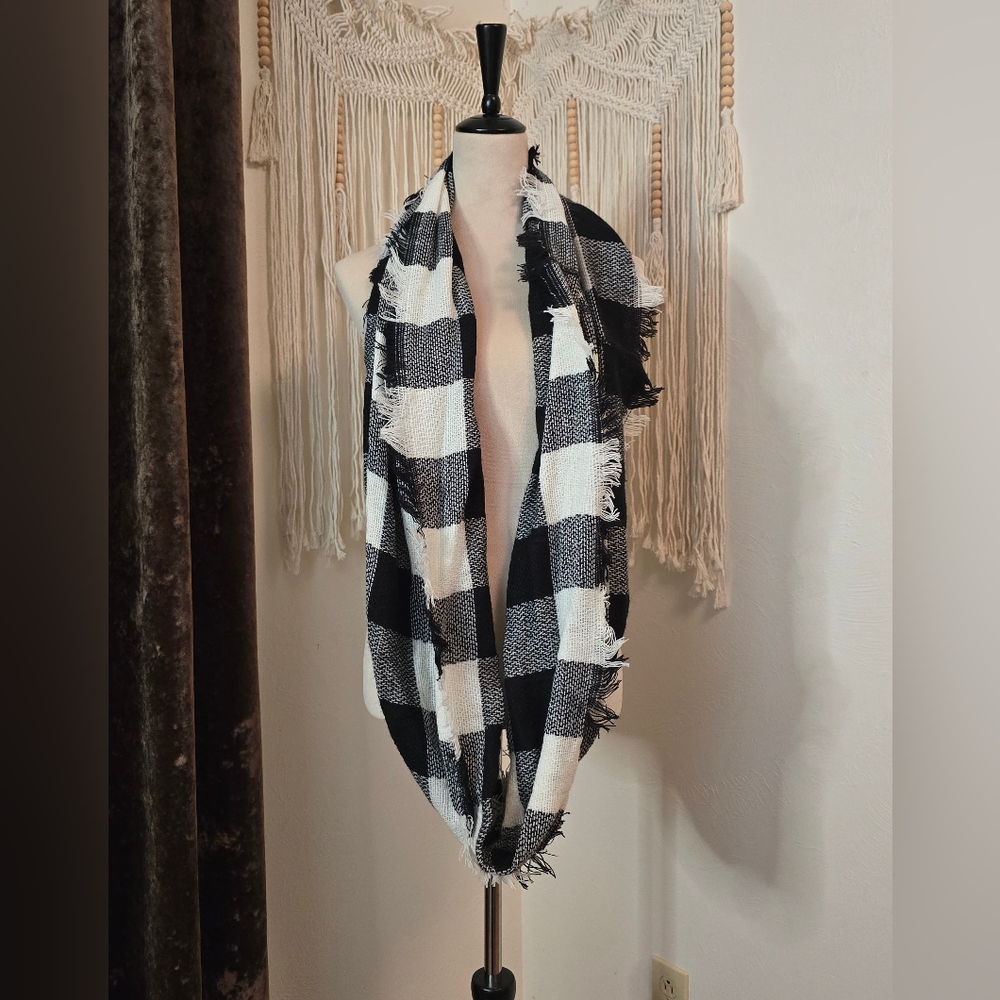 Scarf - Picture 3 of 5